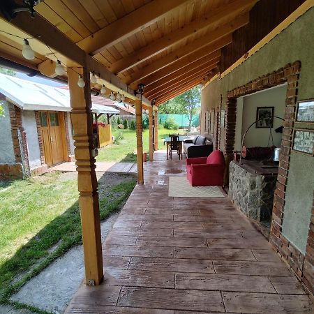 La Tataia Zahei Hotel Dragus Ngoại thất bức ảnh