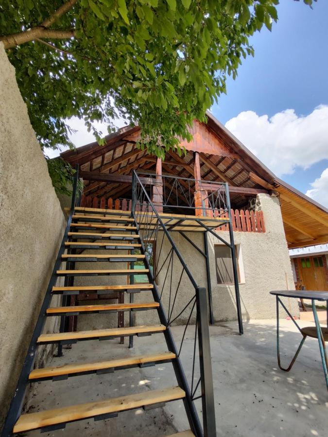La Tataia Zahei Hotel Dragus Ngoại thất bức ảnh