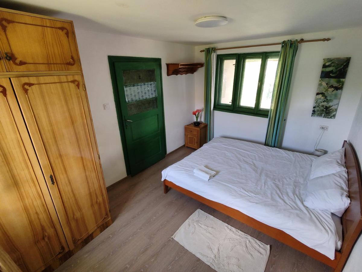 La Tataia Zahei Hotel Dragus Ngoại thất bức ảnh