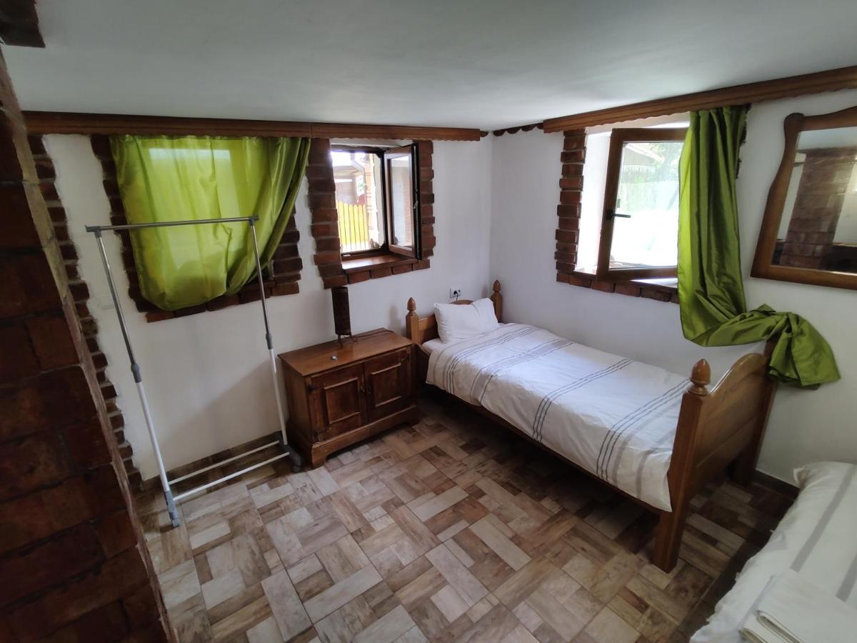 La Tataia Zahei Hotel Dragus Ngoại thất bức ảnh