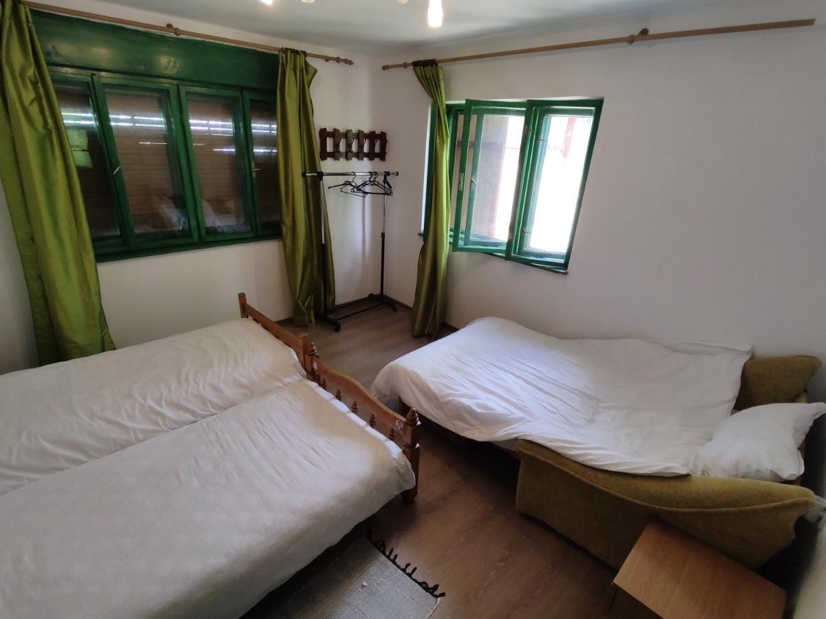 La Tataia Zahei Hotel Dragus Ngoại thất bức ảnh