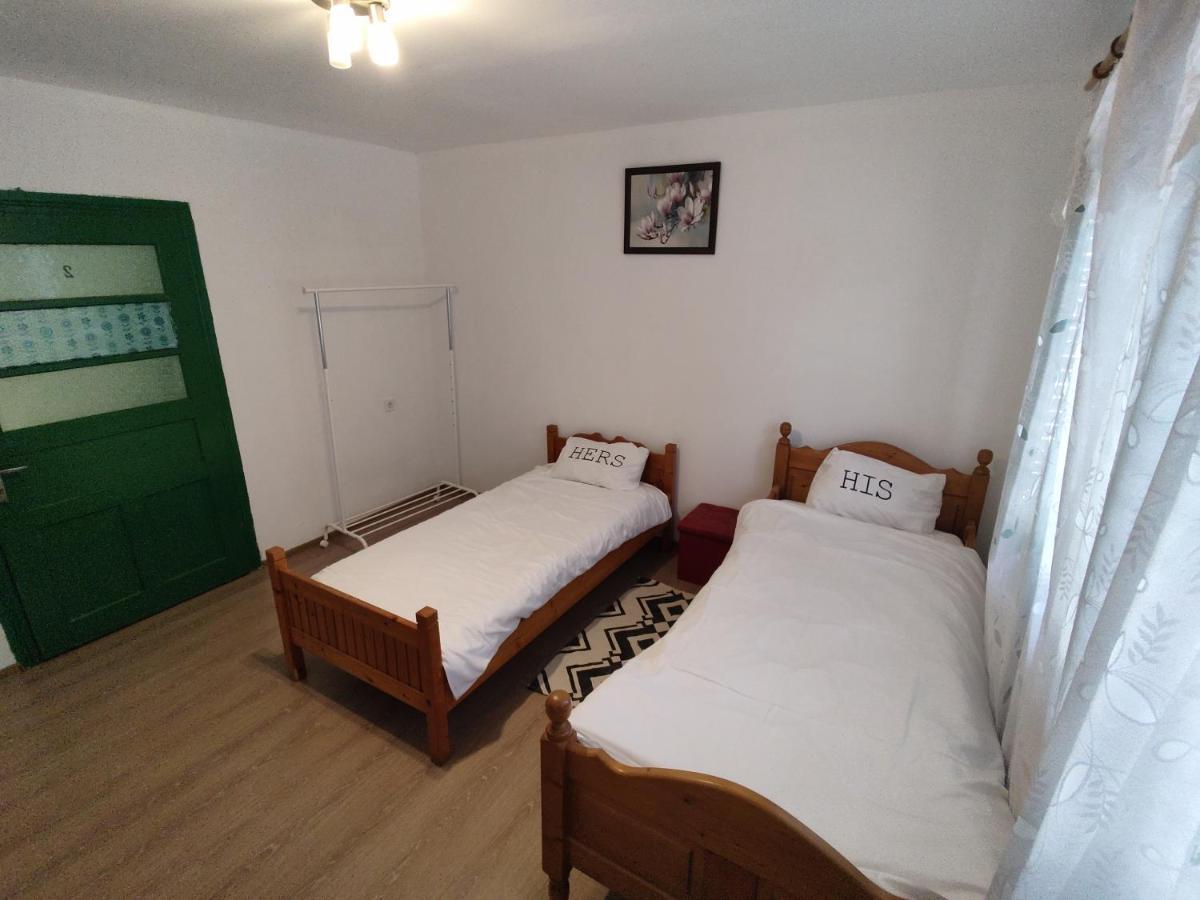 La Tataia Zahei Hotel Dragus Ngoại thất bức ảnh