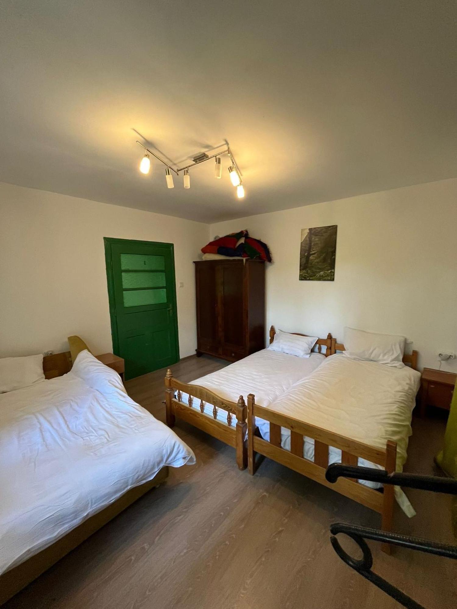 La Tataia Zahei Hotel Dragus Phòng bức ảnh